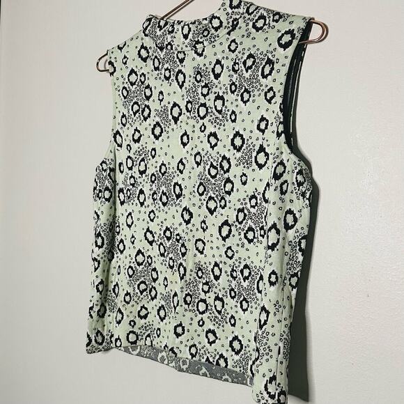 St. John Light Green Snake Pattern Geometric Shape Mock Neck Top Size Medium - Picture 2 of 9
